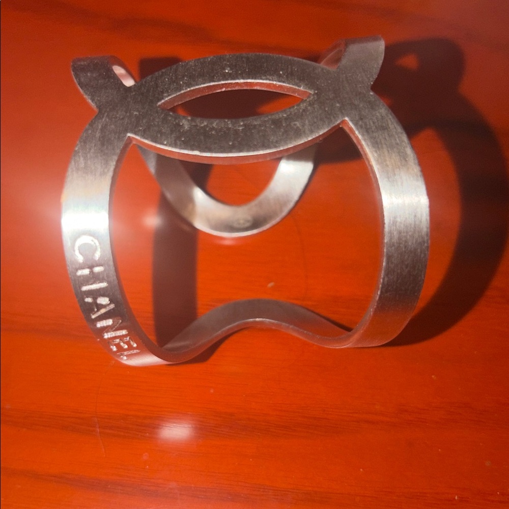 CHANEL interlocking CC Silver tone Metal Open Cuff Bracelet + dust bag - Picture 8 of 9